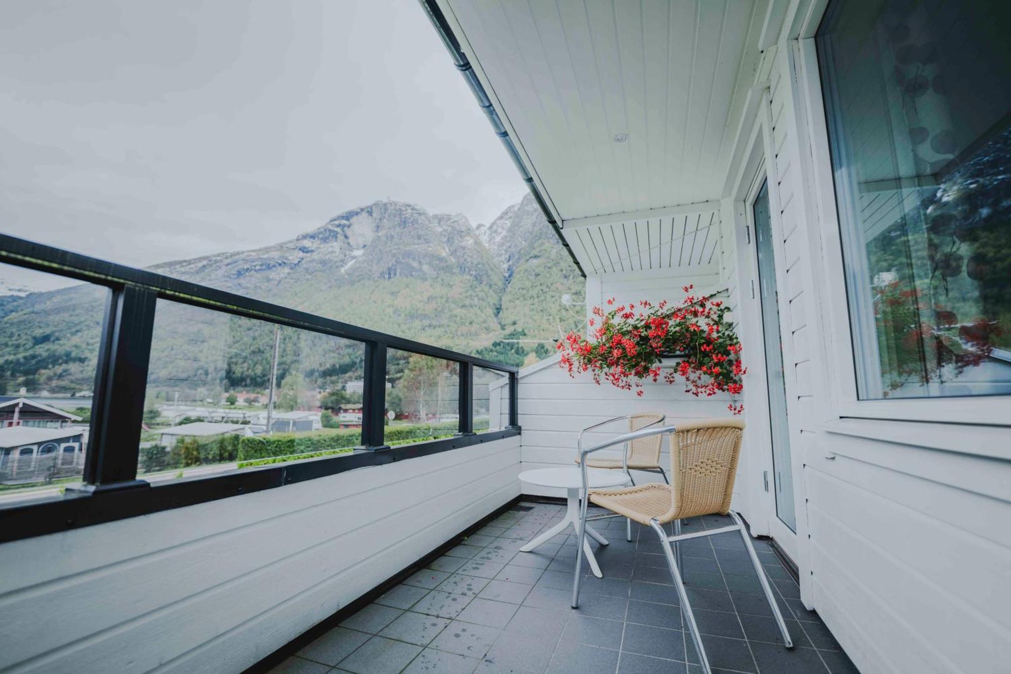 Loen Apartments Екстер'єр фото